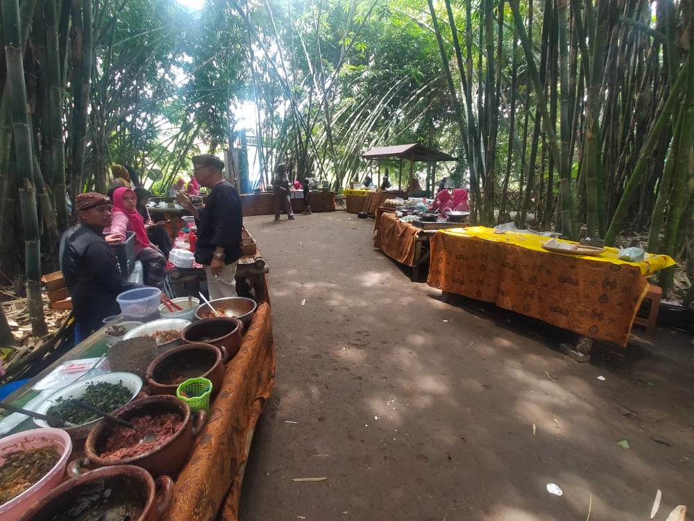 Istimewanya Pasar Slumpring Desa Cempaka Tegal, Harmoni Kehidupan Desa di Kaki Gunung Slamet