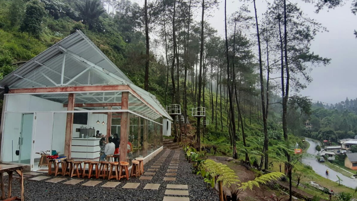 5 Cafe Instagramable di Tegal dengan View Alam Terbaik dan Harga Menu Terjangkau 